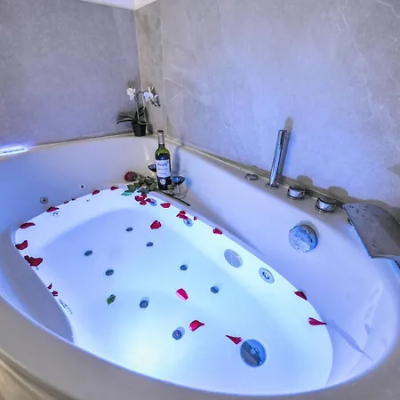 Lavie Maison Balneo Garden Flat Μπορντό